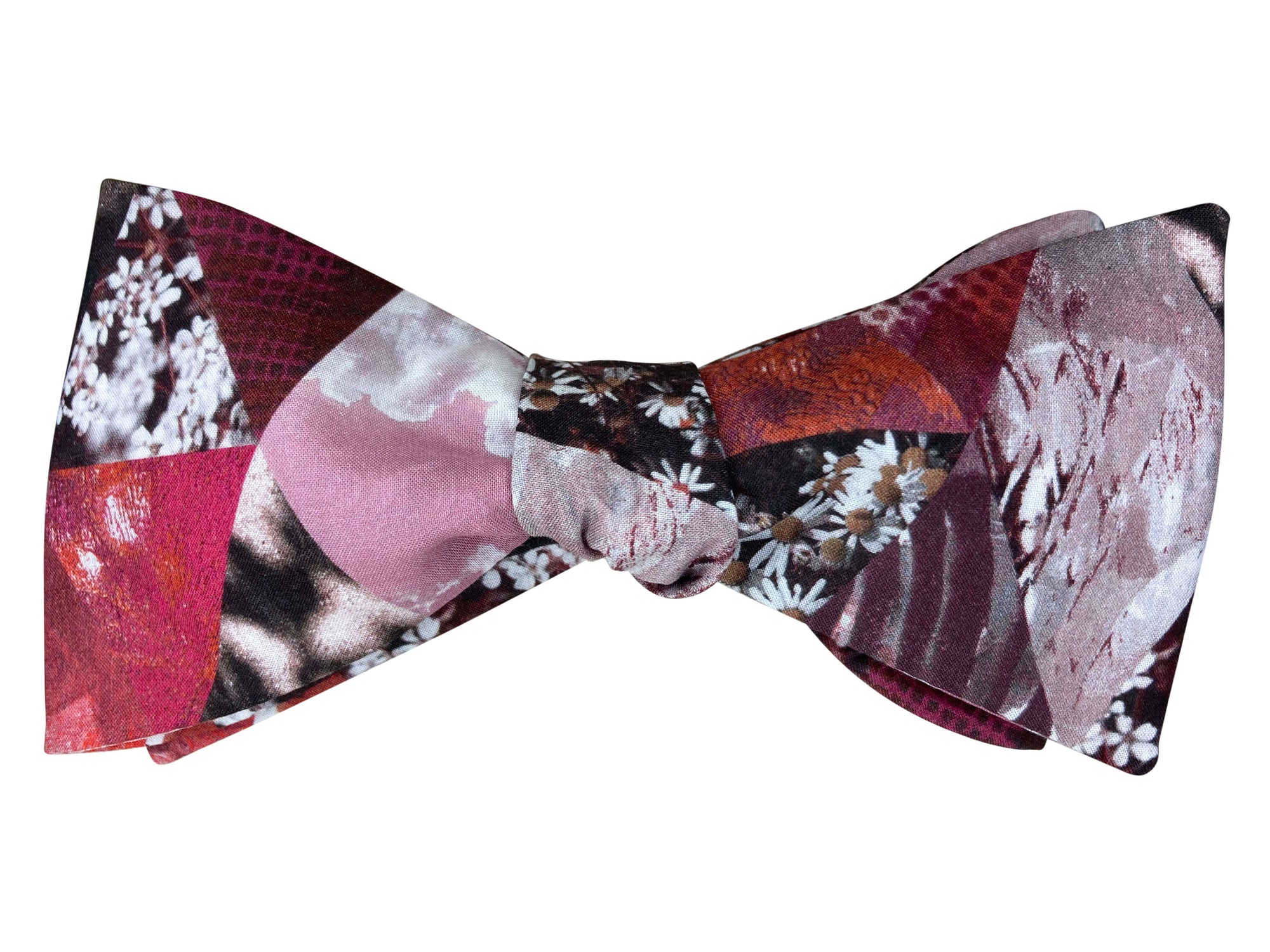red triangles and nature self tie bow tie